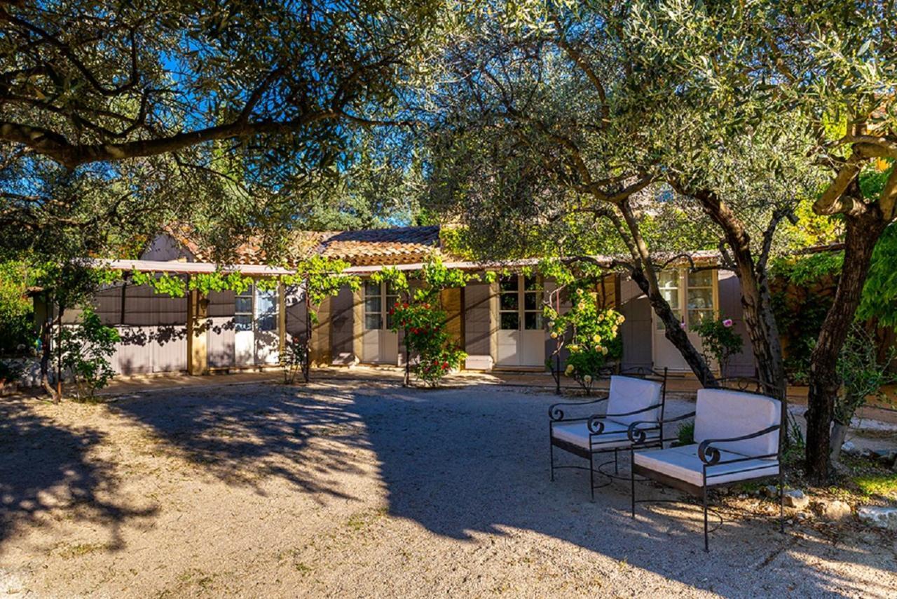 Le Chant Du Coeur Bed & Breakfast Roussillon  Exterior photo